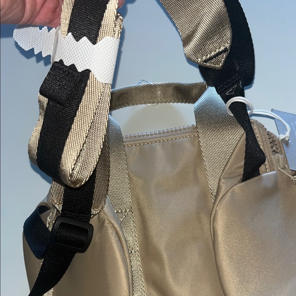 Everlane  Bag in Tan - Picture 7 of 7